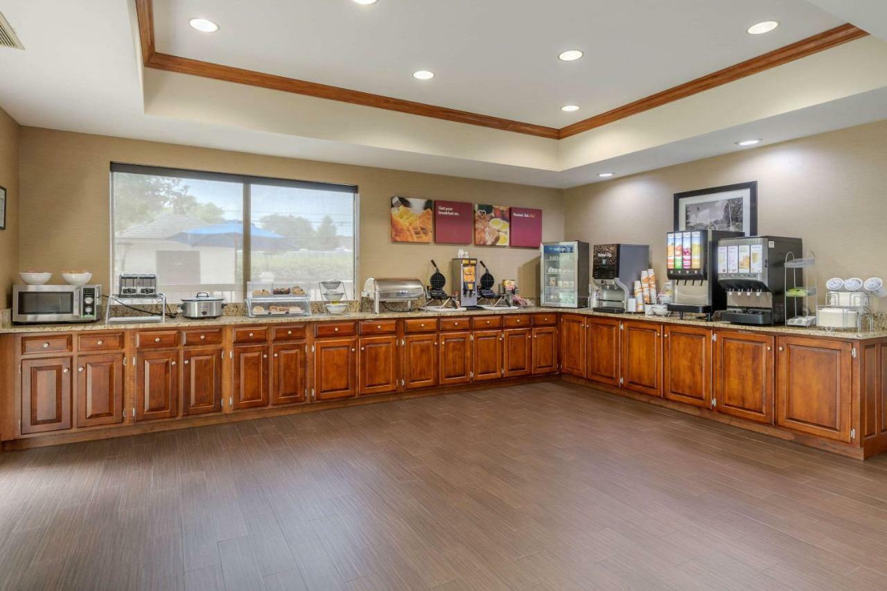 Comfort Suites Johnson City Near University Extérieur photo